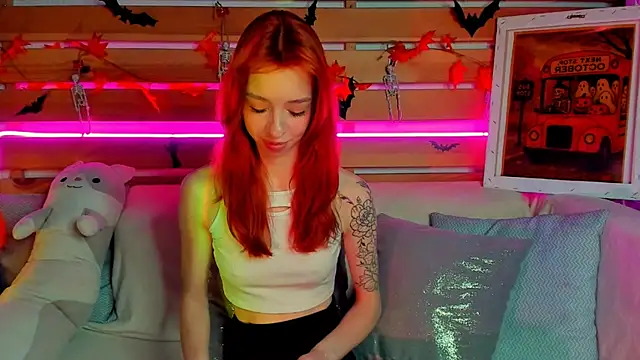 Lori Williams online show from October 31, 12:51 am