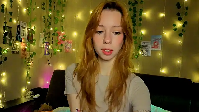 Lori Williams online show from February 17, 2:09 am