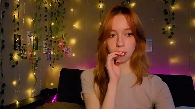 Lori Williams online show from March 6, 1:55 am