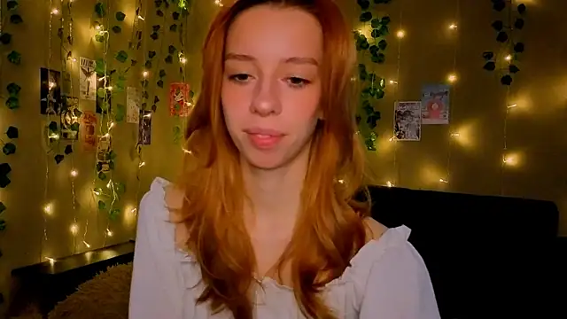 Lori Williams online show from March 12, 2:06 am