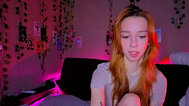 Lori Williams online show from February 18, 2:20 am