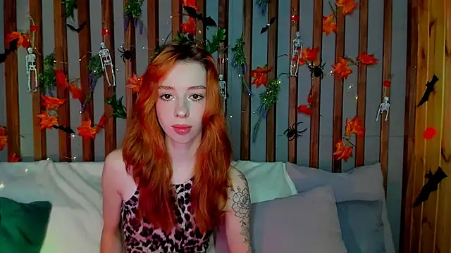 Lori Williams online show from October 30, 1:04 am