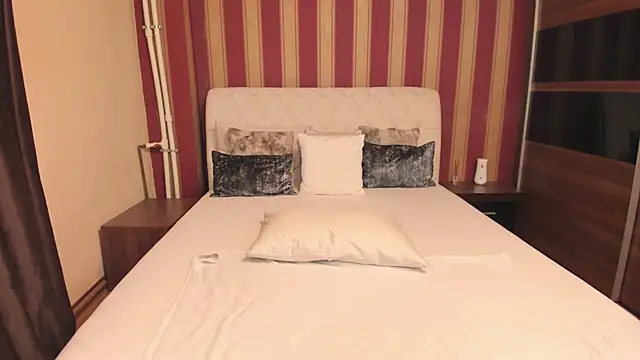 MadameCrowford online show from November 21, 9:30 am