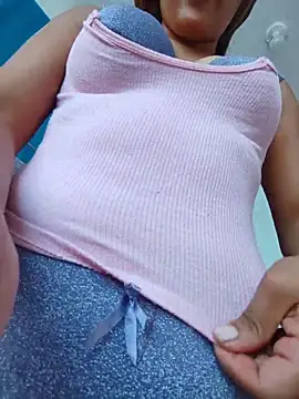 airamoon online show from April 14, 6:13 pm