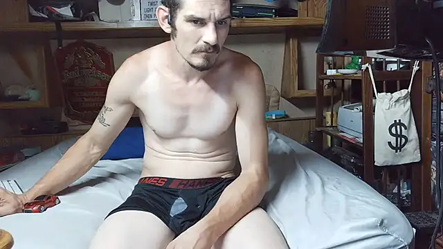 Snapshot of mike42088 chatting on July 17, 2:20 am mike42088 online show from July 17, 2:20 am
