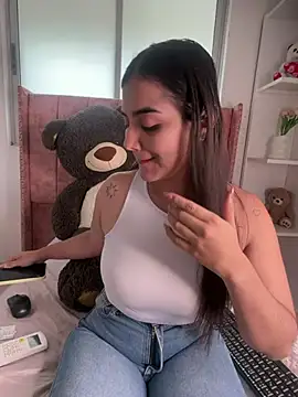 salomecute21 online show from June 26, 11:38 am