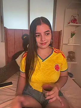 salomecute21 online show from July 3, 11:39 am