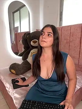 salomecute21 online show from November 1, 11:59 am