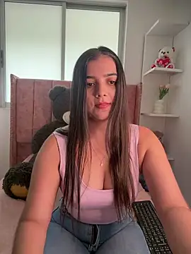 salomecute21 online show from June 3, 11:44 am