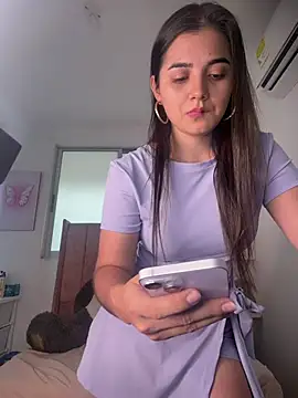 salomecute21 online show from July 10, 11:32 am