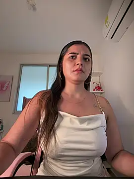 salomecute21 online show from July 25, 11:38 am