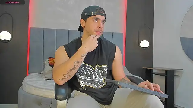 Snapshot of Liam_walk_ chatting on March 4, 9:33 pm Liam walk online show from March 4, 9:33 pm