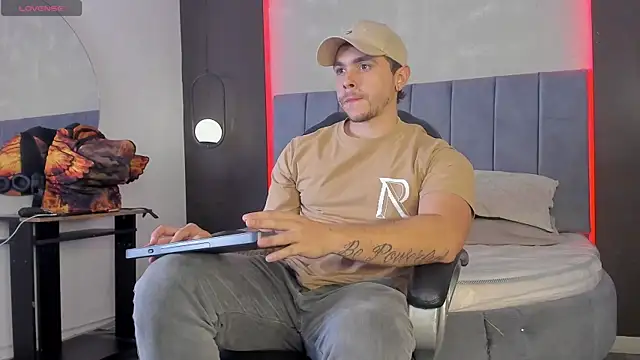 Liam walk  online show from March 5, 10:05 pm