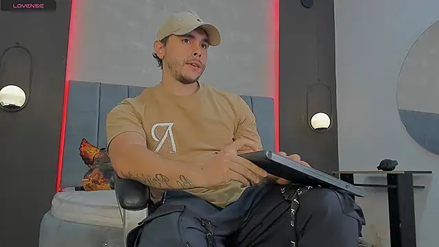 Liam walk  online show from March 10, 11:20 pm