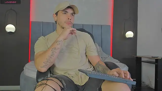 Liam walk  online show from March 7, 11:21 pm