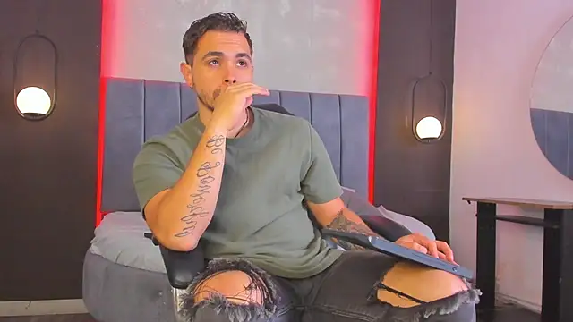 Liam walk  online show from April 13, 12:09 pm