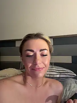 Snapshot of kinkylilsweetie chatting on July 21, 10:49 am kinkylilsweetie online show from July 21, 10:49 am