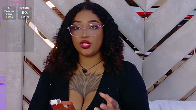 Cristal-Jonnes online show from April 19, 4:46 am