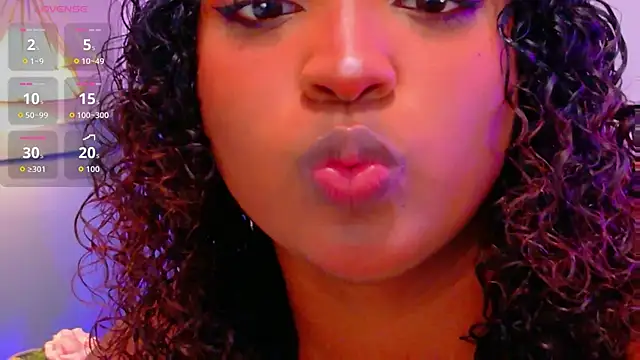 Snapshot of Cristal-Jonnes chatting on October 11, 3:07 am Cristal-Jonnes online show from October 11, 3:07 am