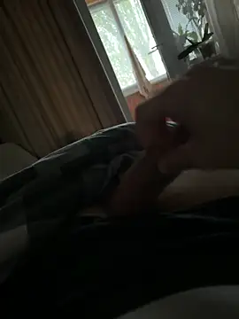 Snapshot of Maxim_16cm chatting on April 22, 4:25 pm Maxim 16cm online show from April 22, 4:25 pm