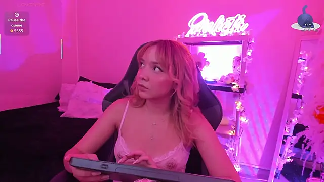 JuliethMoss online show from February 11, 8:31 pm