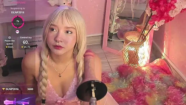 JuliethMoss online show from April 11, 9:07 pm