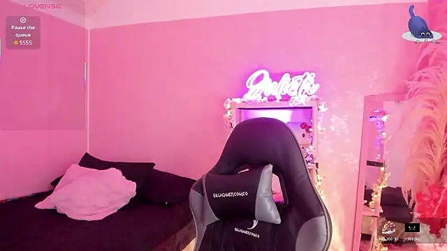 JuliethMoss online show from March 21, 8:24 pm