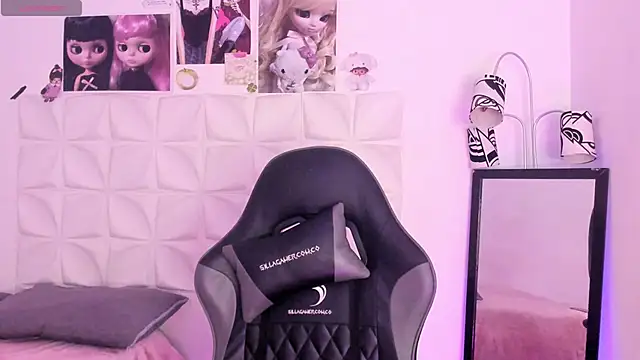 JuliethMoss online show from November 13, 8:24 pm