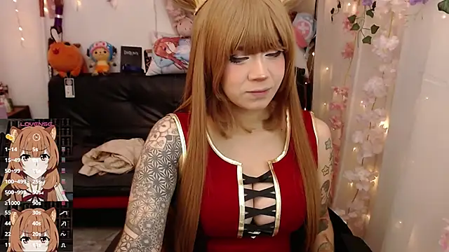 jadedelux  online show from April 19, 5:47 pm