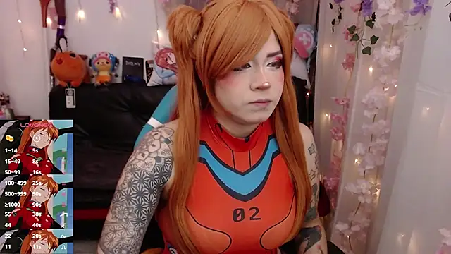 jadedelux  online show from April 18, 6:43 pm