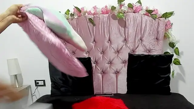 ivy moon05 online show from November 4, 4:33 pm