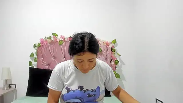 ivy moon05 online show from October 4, 4:41 pm