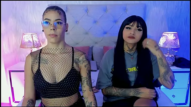 Pamelamiler   online show from April 18, 1:35 pm