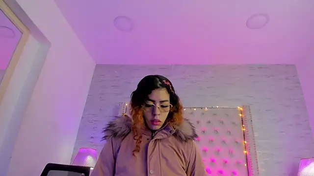 Snapshot of Pamelamiler__ chatting on June 10, 12:28 pm Pamelamiler online show from June 10, 12:28 pm
