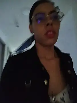 Snapshot of Pamelamiler__ chatting on June 18, 1:27 pm Pamelamiler online show from June 18, 1:27 pm