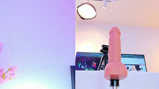 Snapshot of maily_zanss chatting on February 10, 7:35 pm maily zanss online show from February 10, 7:35 pm