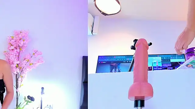 maily zanss online show from December 4, 7:35 pm