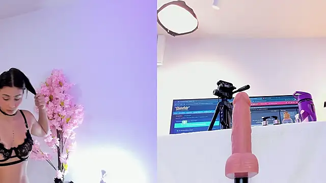 maily zanss online show from November 29, 7:36 pm