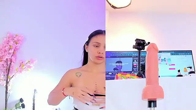 Snapshot of maily_zanss chatting on January 17, 7:50 pm maily zanss online show from January 17, 7:50 pm