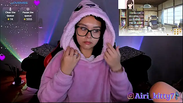 lila kitty81 online show from April 2, 9:10 pm