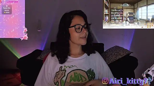 lila kitty81 online show from February 8, 12:19 am