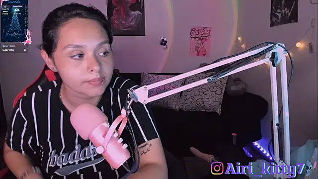 lila kitty81 online show from December 13, 8:04 pm