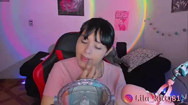 lila kitty81 online show from October 8, 8:31 pm