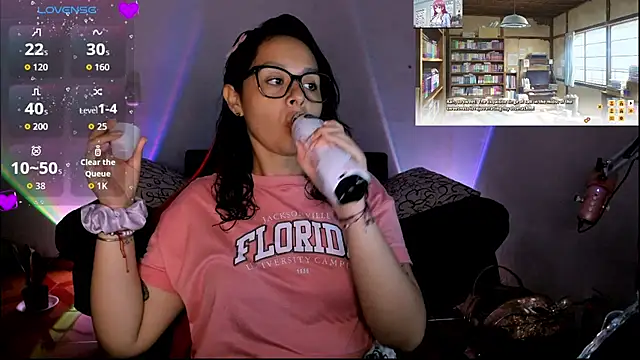 lila kitty81 online show from April 14, 11:43 pm