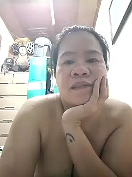 Snapshot of AsianbouncieGIRL chatting on June 11, 4:42 am AsianbouncieGIRL online show from June 11, 4:42 am
