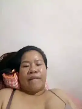 Snapshot of AsianbouncieGIRL chatting on June 5, 12:15 am AsianbouncieGIRL online show from June 5, 12:15 am