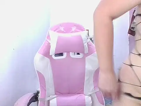 Snapshot of kagamie25 chatting on February 15, 5:52 am kagamie25 online show from February 15, 5:52 am