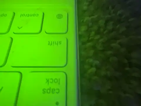 prettylilandrea online show from April 4, 11:06 am