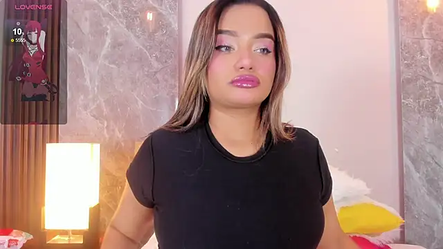 Emma hunter  online show from November 12, 3:43 am