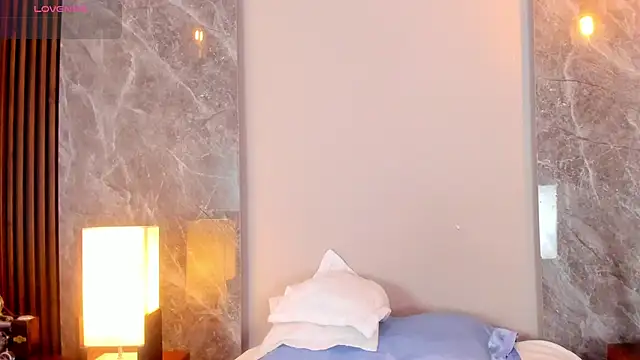 Emma hunter  online show from October 28, 3:40 am